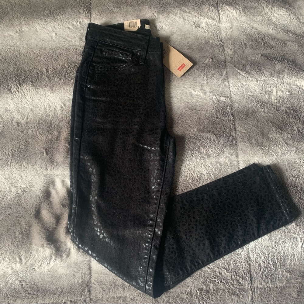 Black Levi animal print ankle Jeans